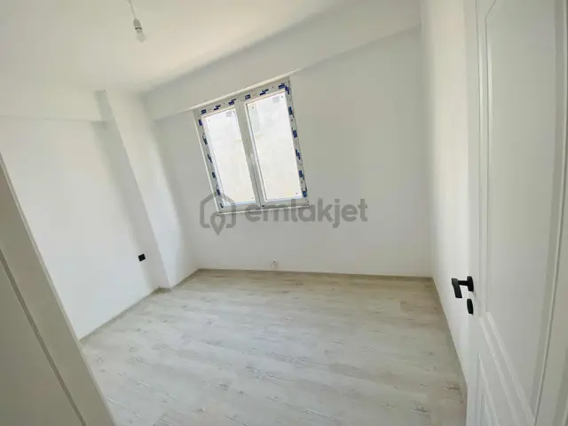 Prestijden Oturuma Hazır Ara Kat Merkezi Konumda 2+1 Daire 2