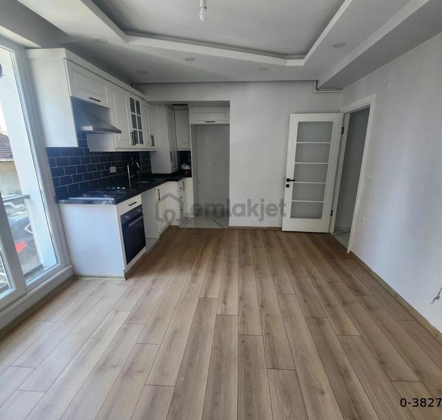 Kemerburgazda 2+1 65 M2 Net Amerikan Mutfaklı Kiralık Daire 4