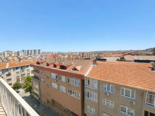  Molla Team Emlak'tan Kiralık 2+1 Çatı Katı Daire 1