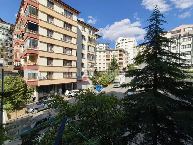 Emaks'tan/gökkuşağında/1.kat Konumunda Yüksek/ferah/3+1 3
