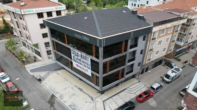 Salih Omurtak'ta İskanlı Sıfır Binada Kiralık Ofis Katları 1