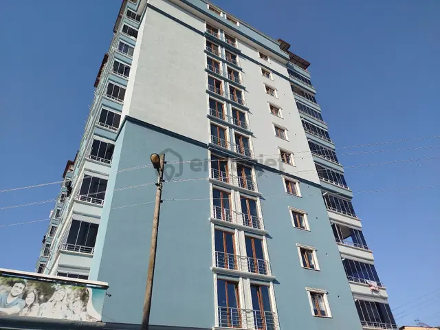 Yeski Emlâk İnşaattan Kiralık 3+1 Caddeye Cephe Site İçinde 2