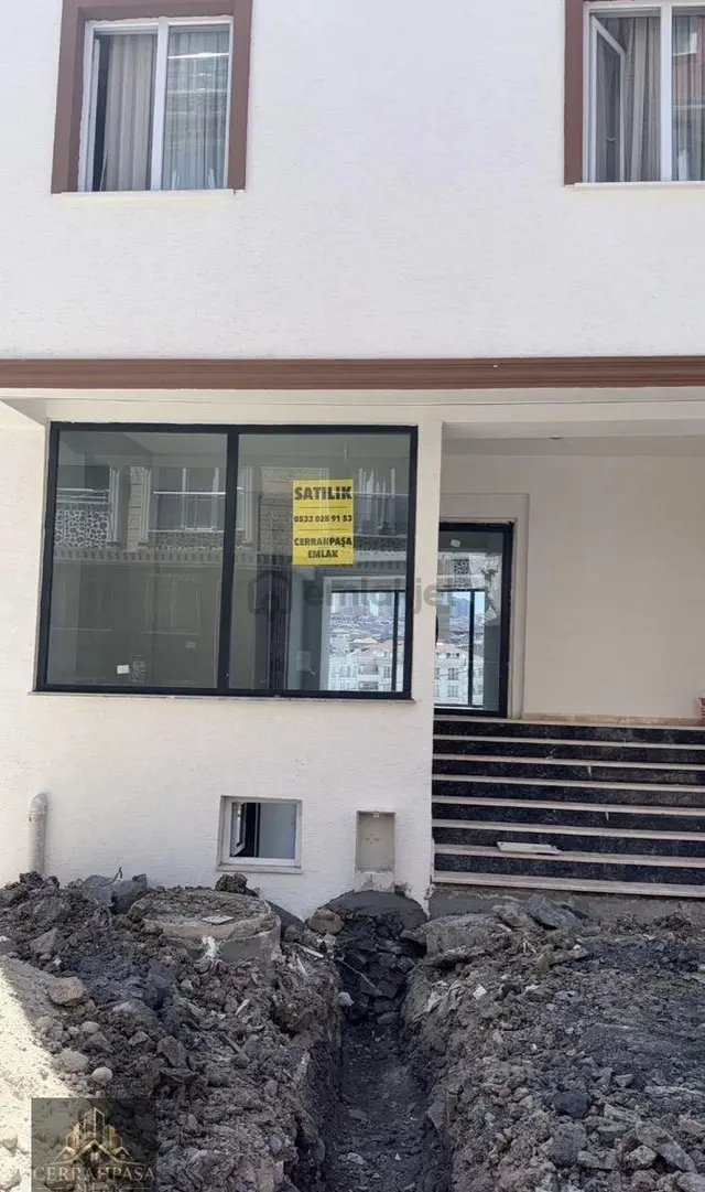 Cerrahpaşa Emlaktan Esenyurt Pınar Mahallesi 50 M² Satılık Sıfır Dükkan 2