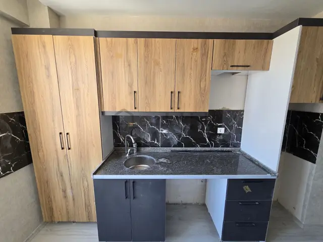 Mermerciler Kavşağında, Ara Kat, Satılık 1+1 2
