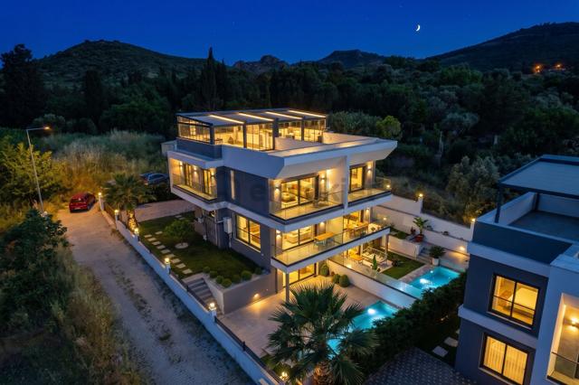 Urla İskele De 4+2 Site De Deniz Manzaralı Lüks Satılık Villa 2