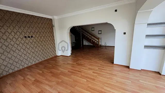 Atatürk Mah. 4+1 Müstakil Ev Veya İşyeri Kiralık (villa) 3