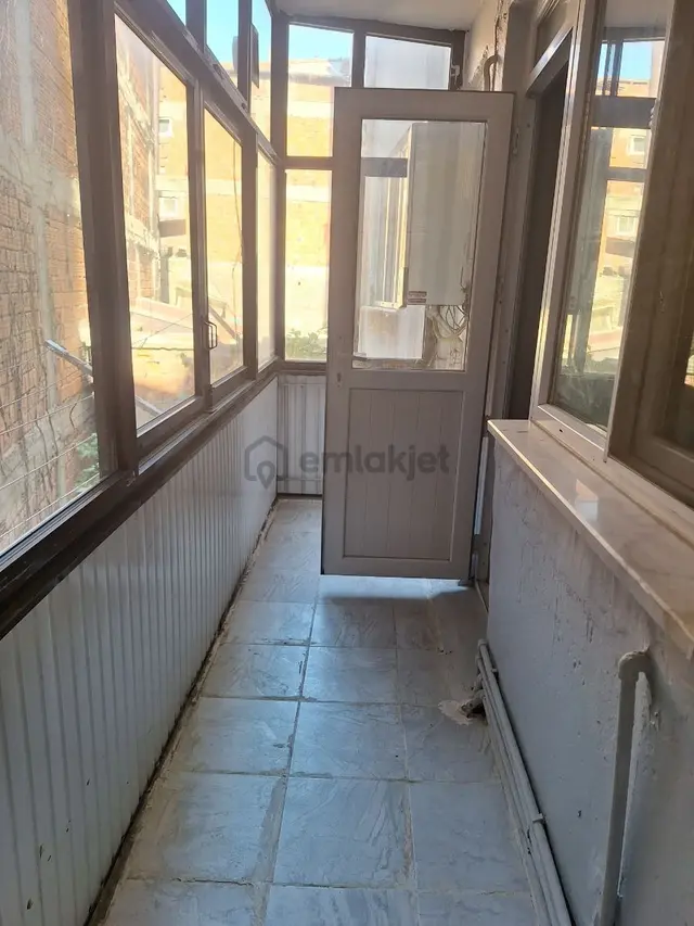 Altıeylül Mahallesi Çarşı Da 2artı1 Kiralık 4