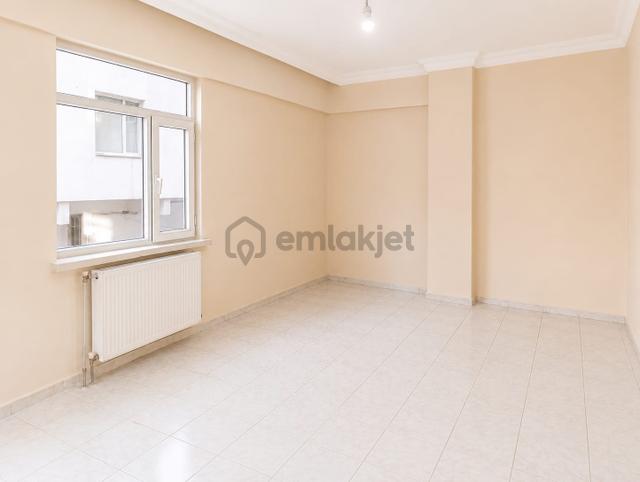 Cigerxwin Halk Eğitim Merkezi Karşısı Satılık 3+1 Daire 4
