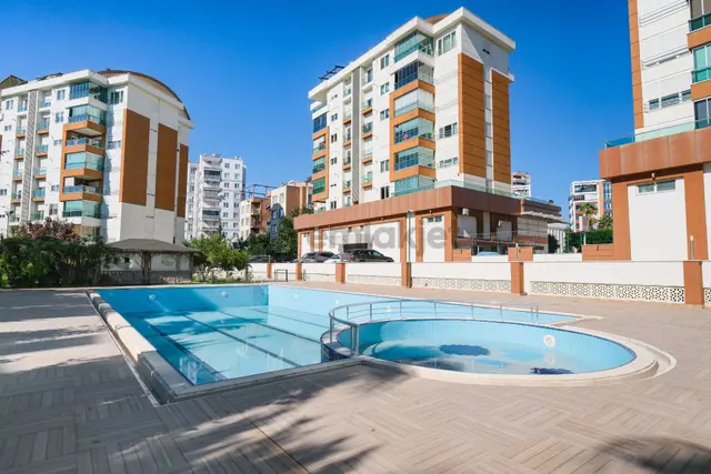 Erüst Paktaş Sitesinde Katta 4+1 Geniş Daire 5