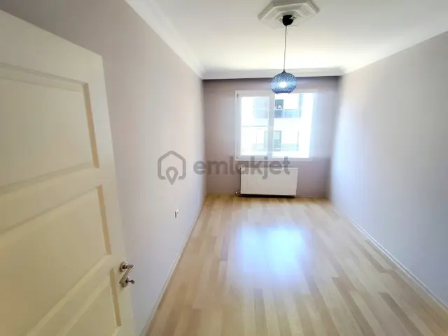 Akçay İkizçayda 3+1 Ön Cephe Ebeveyn Banyolu Asansörlü Ara Kat 4