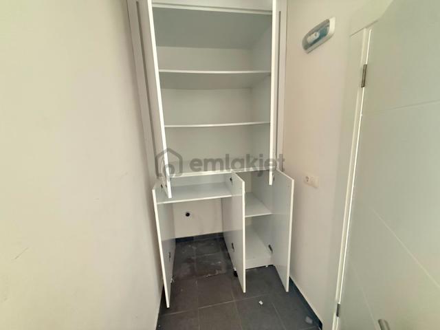 Arve'den Viranşehir'de Tek Bloklu Sitede Temiz Ve Kullanışlı 2+1 Kiralık 4