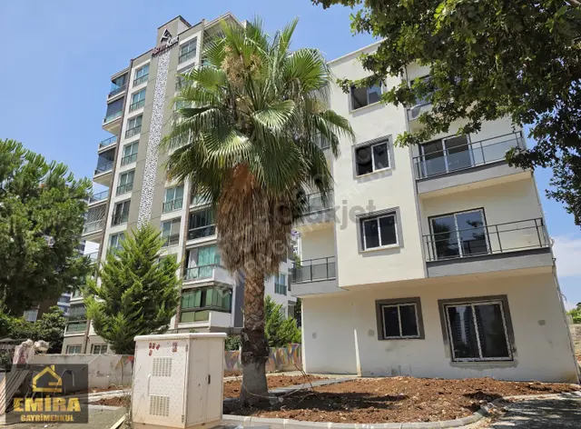Yüzüncü Yılda Altıneller Arkasında Bulvara Bir Parsel Sıfır Dair 3