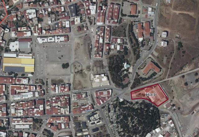 Seferihisar Merkez'de 5.888 M² Ticari Arsa Ve Depo Tesisi 3