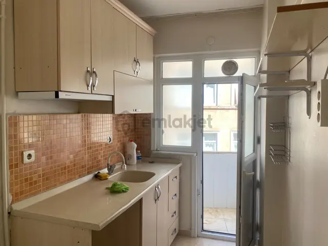 Destan-103-k.m.paşa-sümbülefendi-yan-sokağında-2-oda-1-salon-90m2-orta-2.kat-kombili-açıklamayı-okuy 1