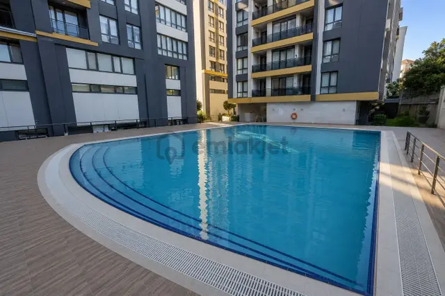 Ataşehir Marmarams Sitesinde Yatırımlık 1+1 Ara Kat Etrafı Açık 4