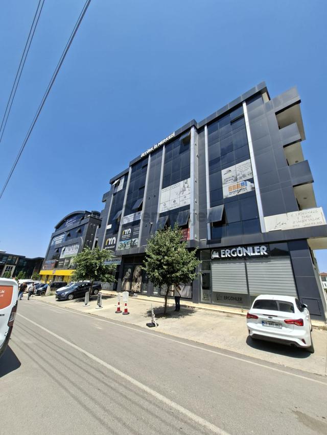 Başiskele Belediyesine Çok Yakın İş Merkezi ‘nde Kiralık Ofis 3