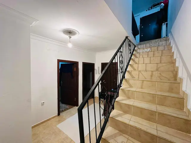 Boğaziçinde Duraklar Okul Marketler Dibinde Merkezde 2+1 Satılık 5