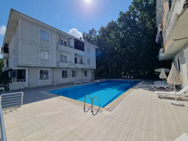 Aziziye Mahallesi Havuzlu Sitede Sürekli Kiralık Eşyalı 1+1 2
