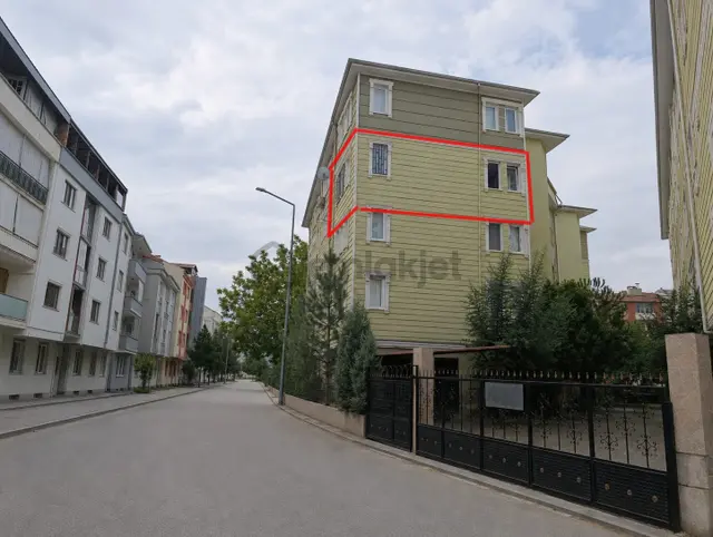 Kariyer Gm'den Okullar Bölgesinde 3+1 130 M2 Kıralık Daire 1