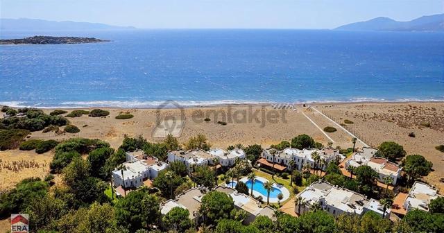 Datça Zarbun Sitesinde Denize Sıfır, Havuzlu 2+1 Satılık Villa 1