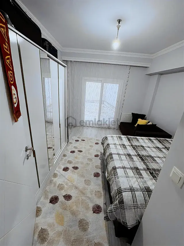 *mir'den Gaziemir Meydanda 77m² Eşyalı Doğalgazlı 1+1 Daire* 3
