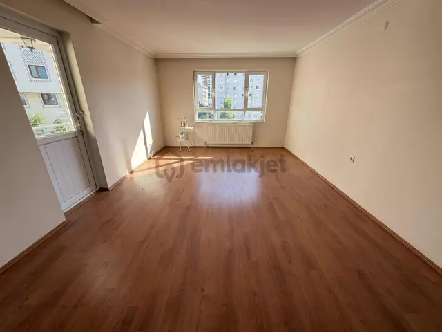 Şehitler Caddesi Yanı Asansörlü 3+1 Kiralık Daire 2