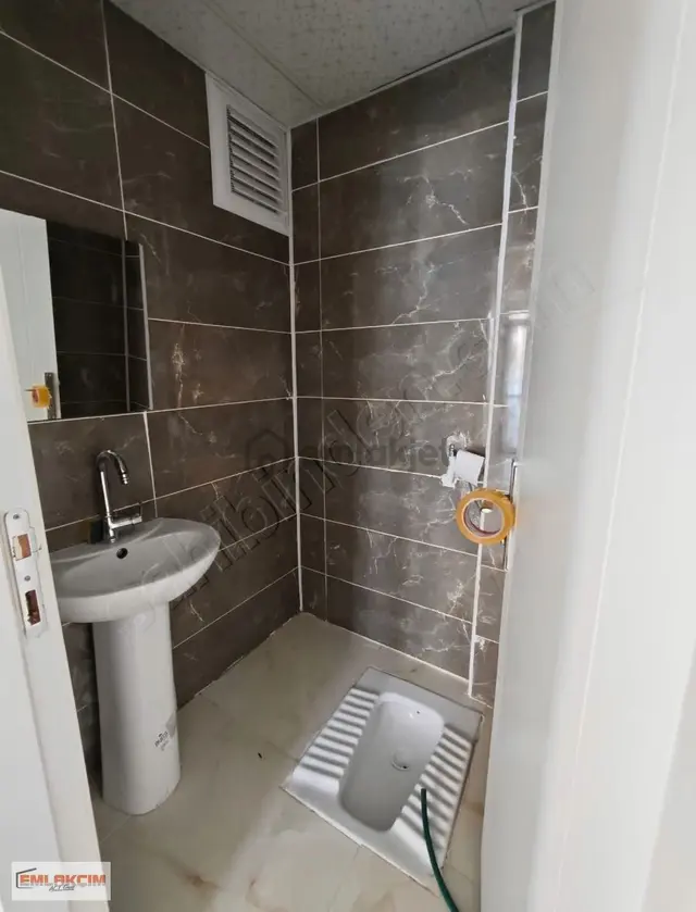 Hüsnü Karakaş Mahallesi 2+1 Site İçinde Kiralık Giriş Kat 2