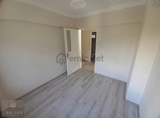 İsmailşirinden Manastırda Yolkenarı Sitede Deniz Manzaralı Daire 5