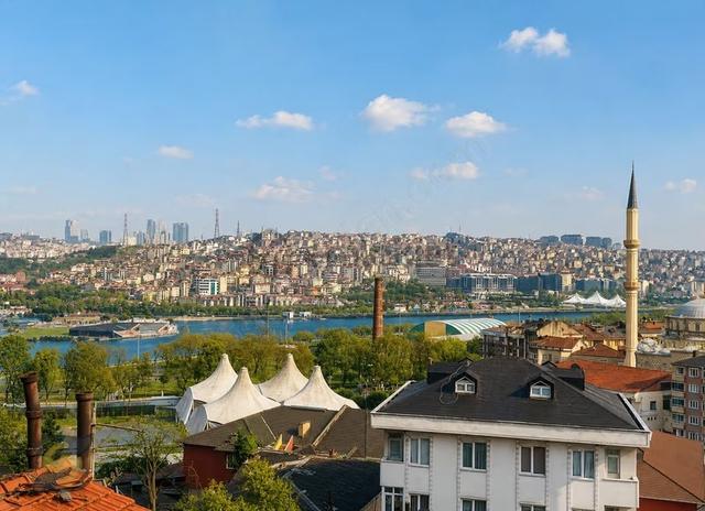 Eyüpsultan Sakarya'da Haliç Manzaralı, Açık Cepheli Ferah Daire 1