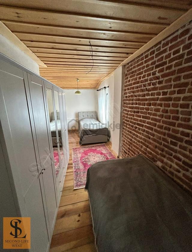 Ayvalık'ta Kiralık | 3+1 Eşyalı Müstakil Taş Ev | Bahçeli 2
