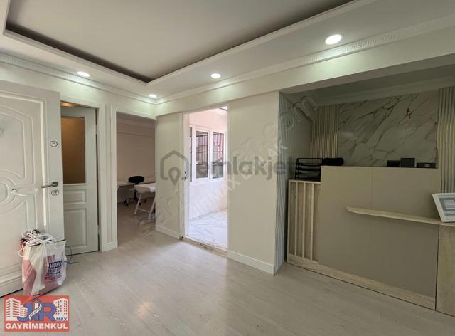 Kadıköy Boğa Heykelinde, 110 M2, 3+1, İşhanı'nda, Kiralık, Ofis 5