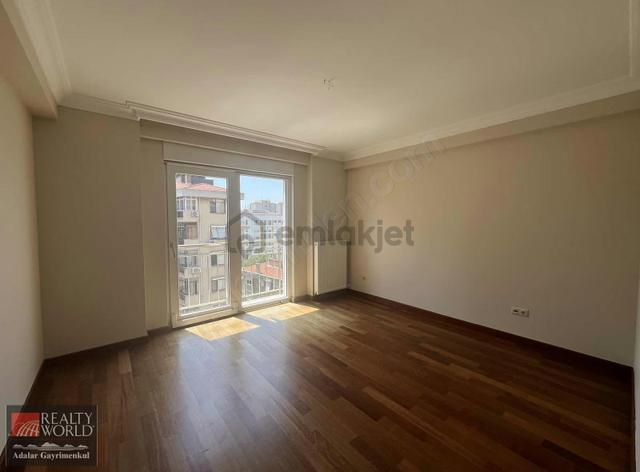 Bağdat Caddesine Paralel Sarı Gül Sokak'ta Ckm Yanı Kiralık 3+1 5