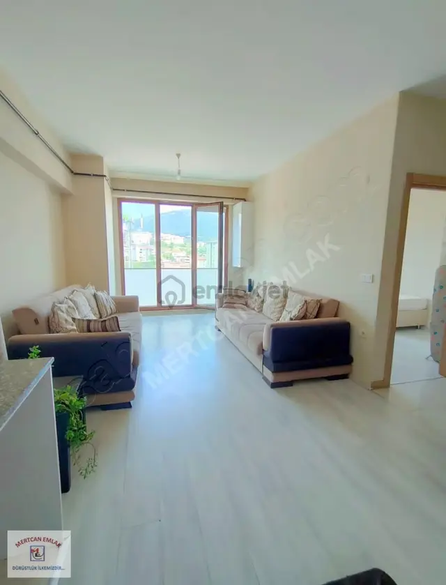 Mertcan'dan Velibaba Mah. Site İçi İskanlı Ara Kat 1+1 Daire 5