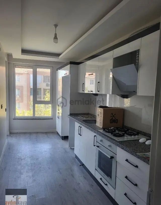 Fatih'te Kiralık 3 Yaşında Daire Asansörlü Balkonlu Ara Kat 3