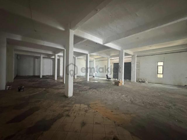 Sultanbeyli'de Düz Girişli 700 M2 Kiralık Depo 2