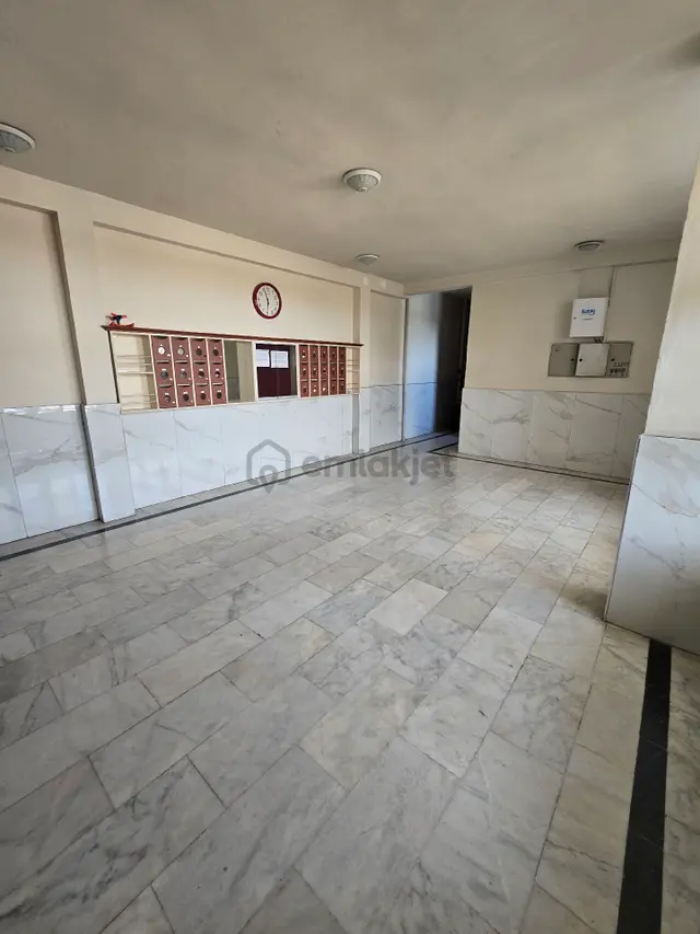 Hacıveyiszade Mh Aslanlı Kışla Cd Cepheli Arakat 3+1 Dairemiz Kiralık 3