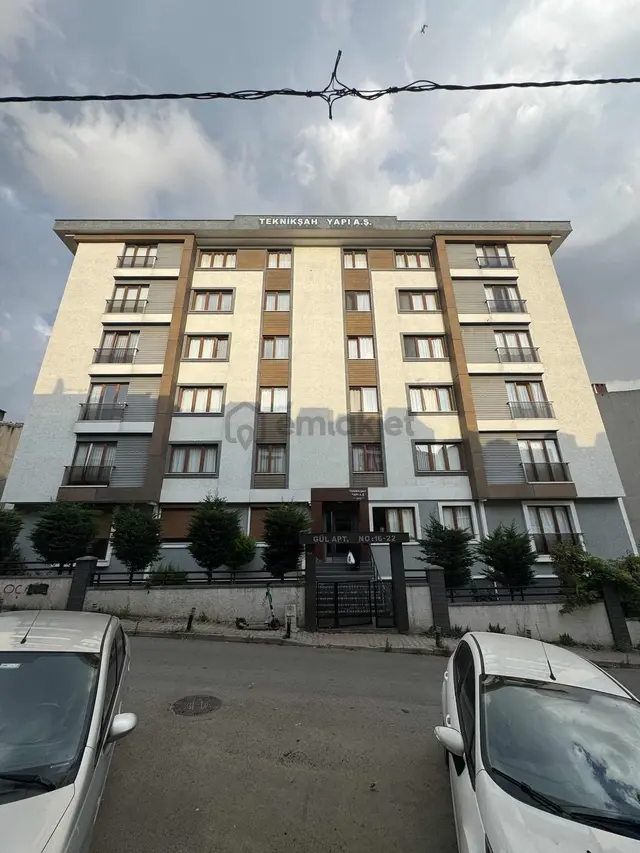 Esat Paşa Merkezde Kiralık 2+1 90m2 Daire 1