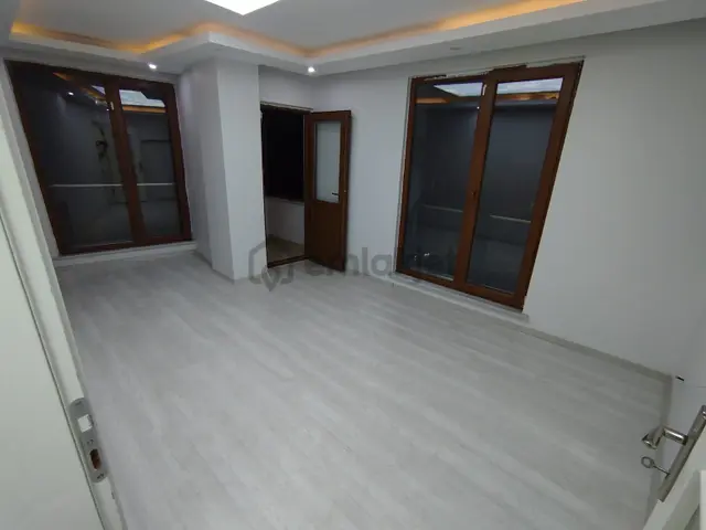 Sultançiftliği Mahallesi Kiralık Ara Kat Daire