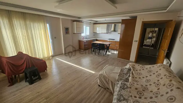 Kuşadası Ege Mahallesinda Havuzlu Sitede Ara Kat 3+1 Daire 3
