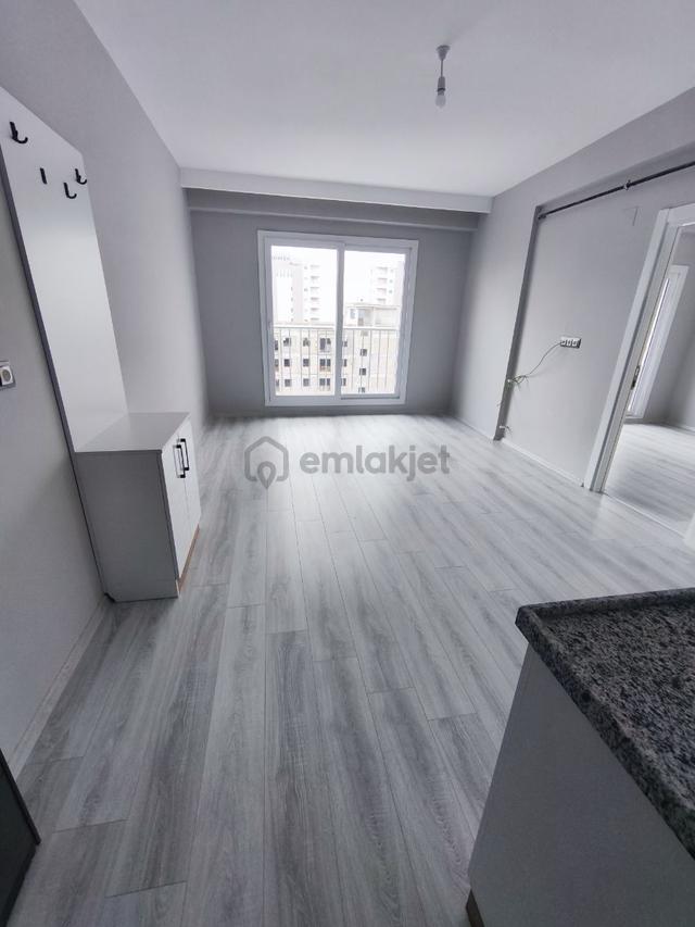 Balkonlu Geniş Daire 1