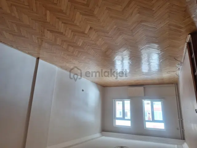 Esen'den Kanuni Caddesinde Site İçi Arakat Kiralık Daire 4