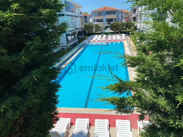 Karasu Yalı Da Havuz Başı 2+1...iki Cephe Balkonlu & Kombili 3