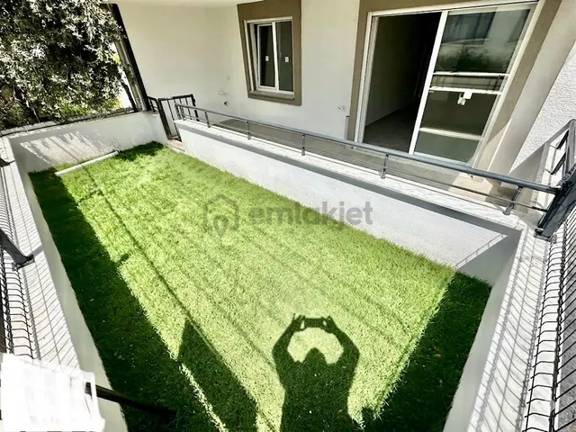 ꧁akçay Ay Emlaktan꧂güre'de Denize 300 Mt Bahçe Kullanımlı Müstakil Tadında Satılık 1+1 Şık Daire 1