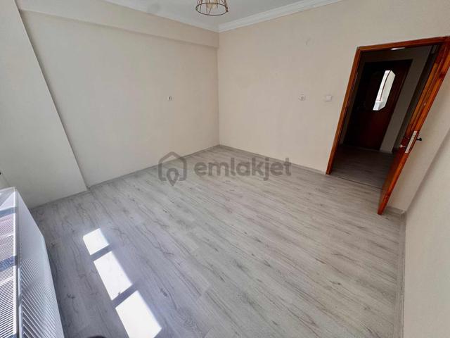 Lerox Uçar'dan Fenk Mah Okullar Bölgesinde 3+1 Kiralık Daire 4