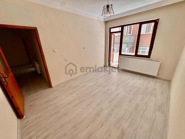 Lerox Uçar'dan Fenk Mah Okullar Bölgesinde 3+1 Kiralık Daire 4