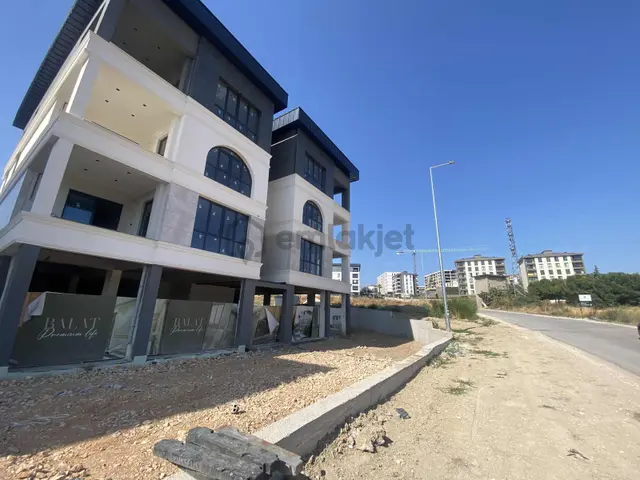 Bursa Doğanköy Prestijli Projede 265 M² Kiralık Dükkan 3