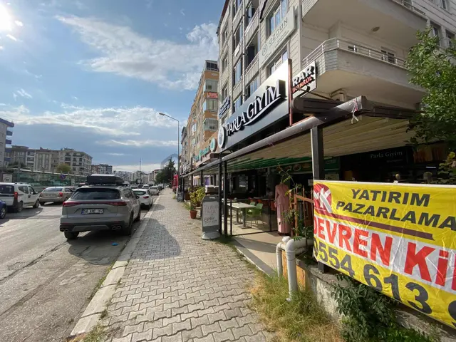 Ömürevleri İş Merkezinde Devren Kiralık Masrafsız Dükkan 3