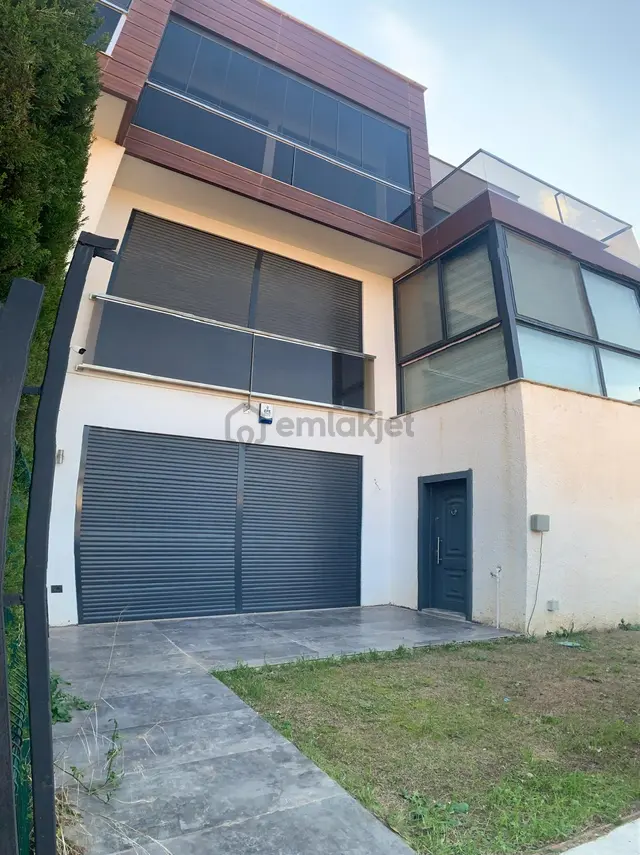 Güzelvadi Konakların'da Kiralık 4+2 Tripleks Bahçeli Lüks Villa 2