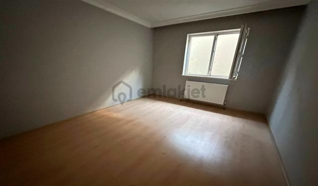 Atapark 'da Asansörlü Ebeveyn Banyolu Genç Bina Kiralık 4