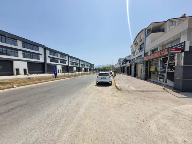 Poyrazdan Akdeniz Modern Sanayi Karşısında 255m² Kiralık Dükkan 3